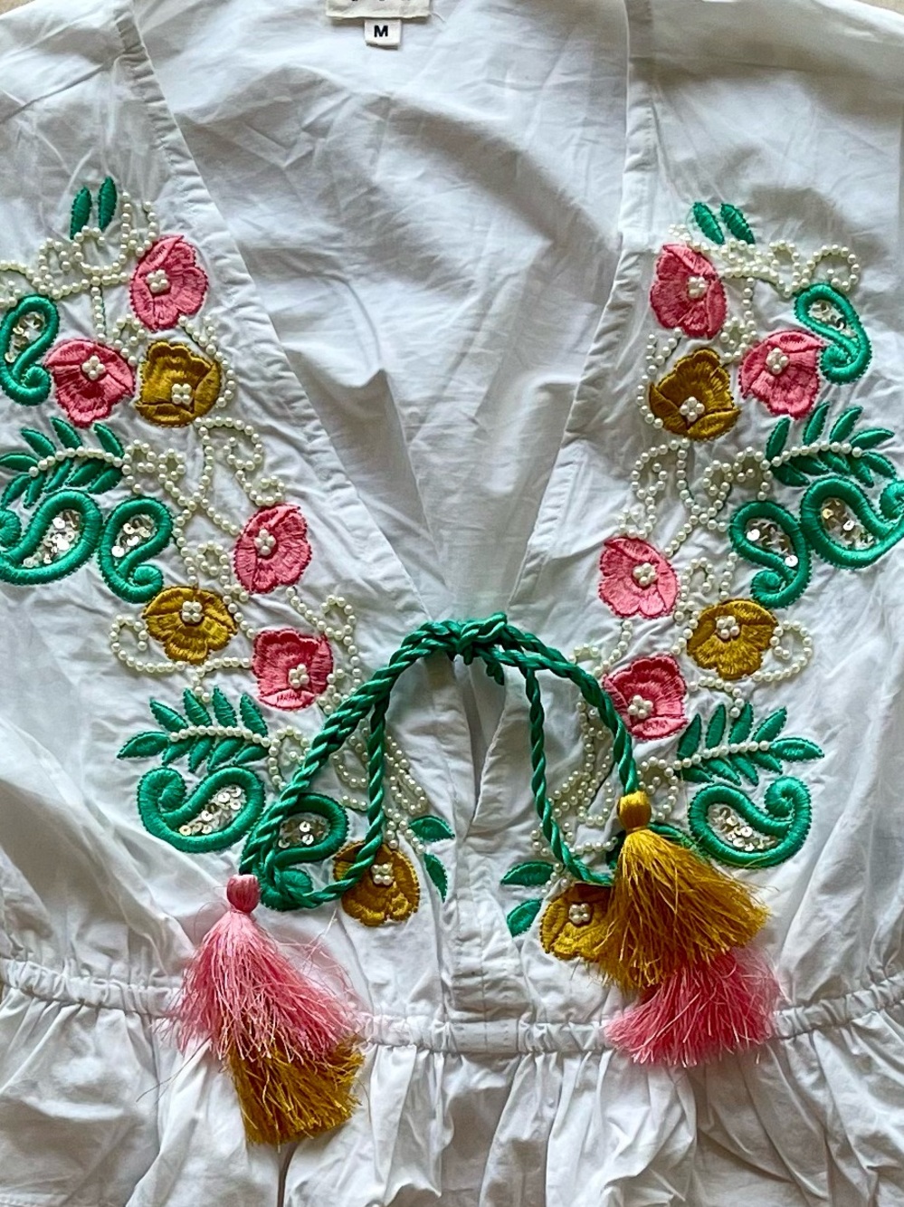 POL FLORAL EMBROIDERED CROPPED BLOUSE WITH BELL SLEEVES SIZE MEDIUM NWOT - Picture 5 of 8